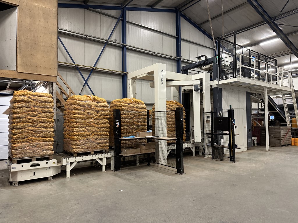 How Modern Palletizing Protects Delicate Agricultural Products